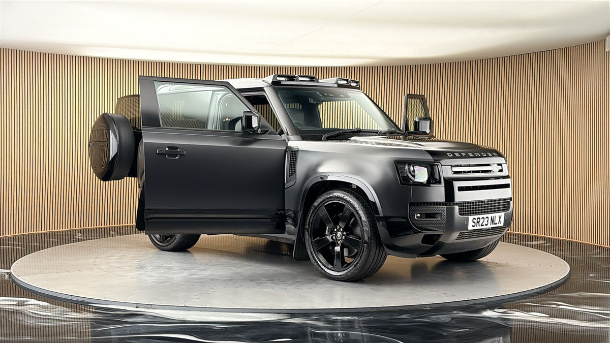 More views of Land Rover Defender 90