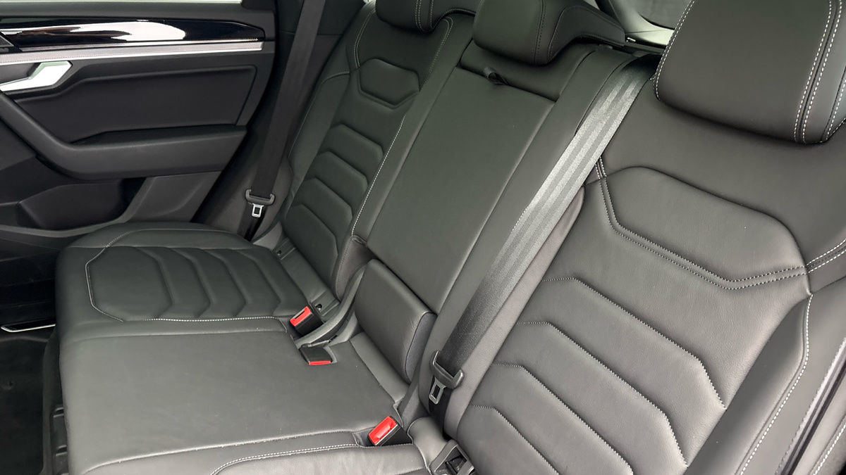 Volkswagen Touareg Image 8