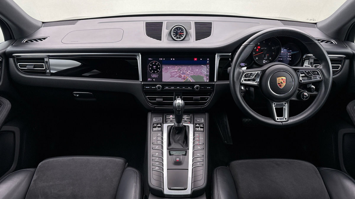 Porsche Macan Image 12