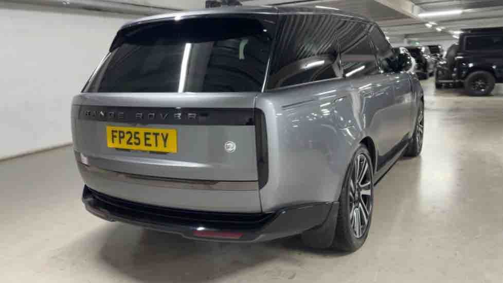 More views of Land Rover Range Rover