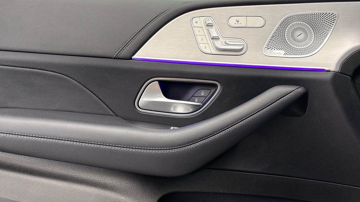 Mercedes-Benz GLS Image 19