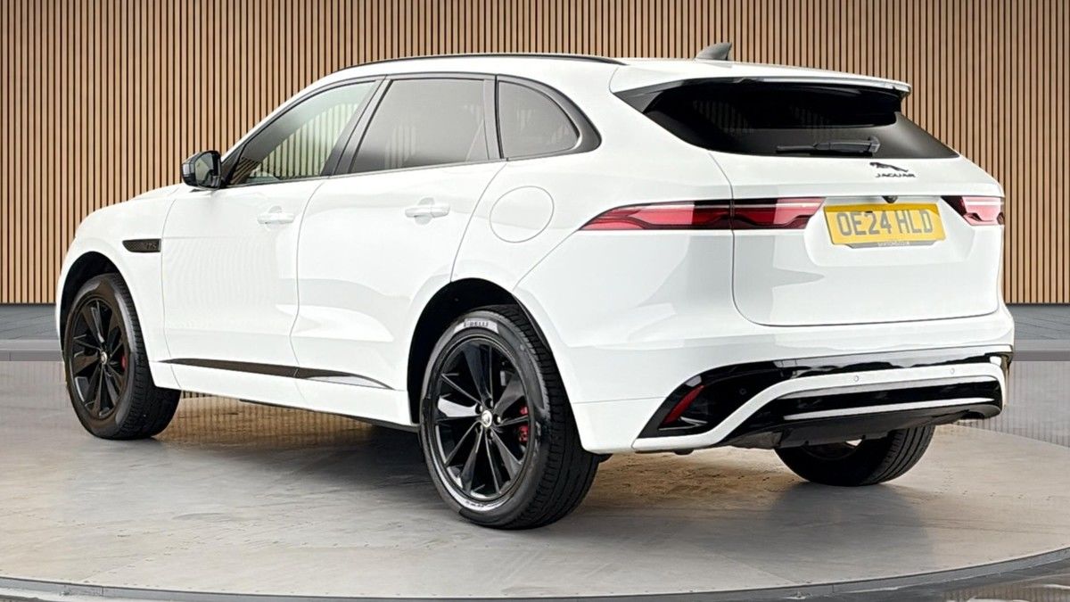 Jaguar F-PACE Image 2