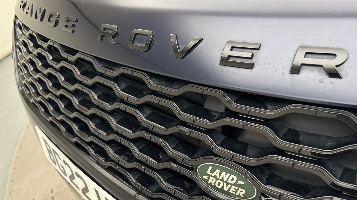 Land Rover Range Rover Velar Image 24