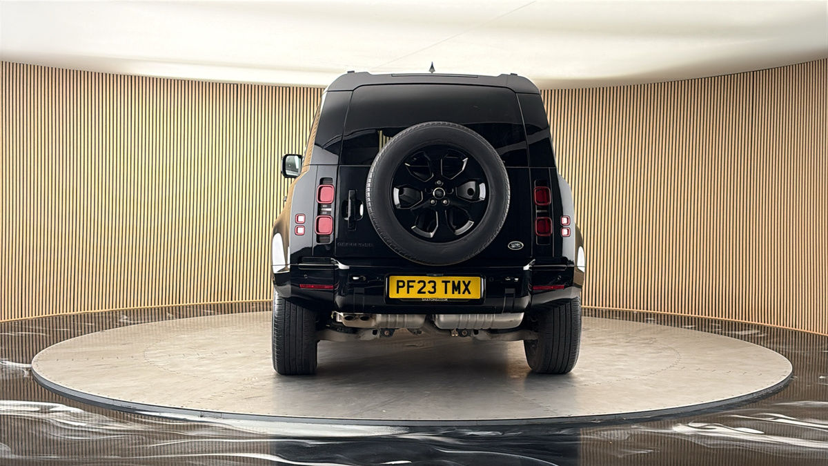 More views of Land Rover Defender 110