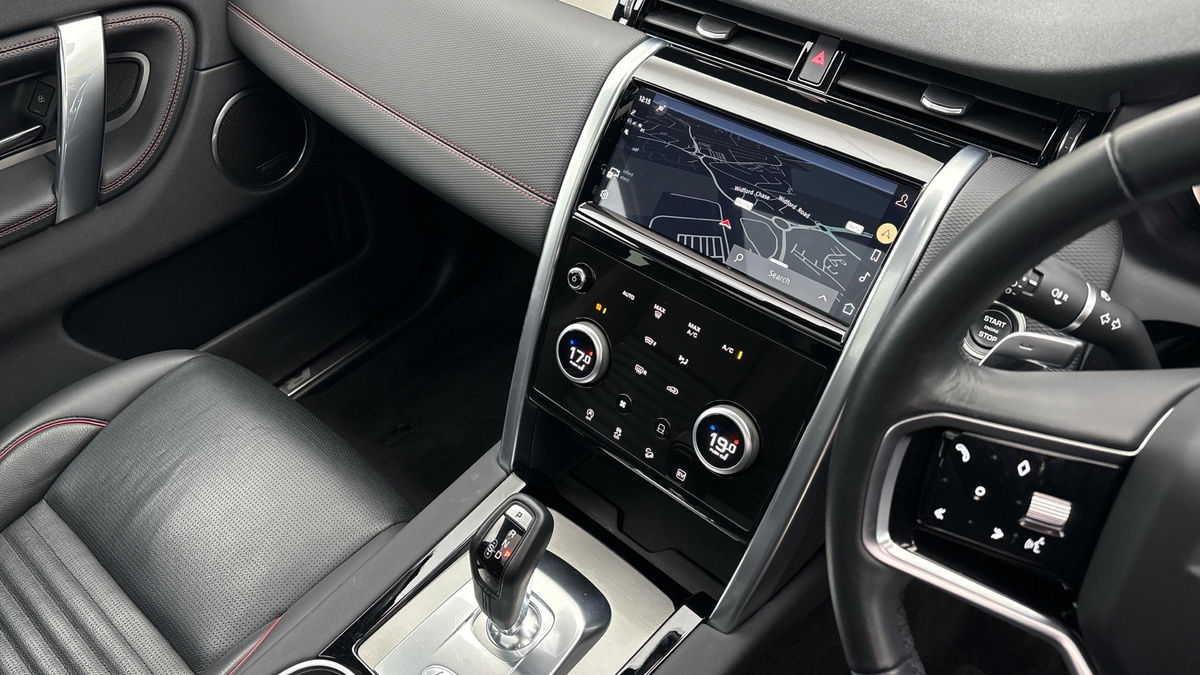 Land Rover Discovery Sport Image 18
