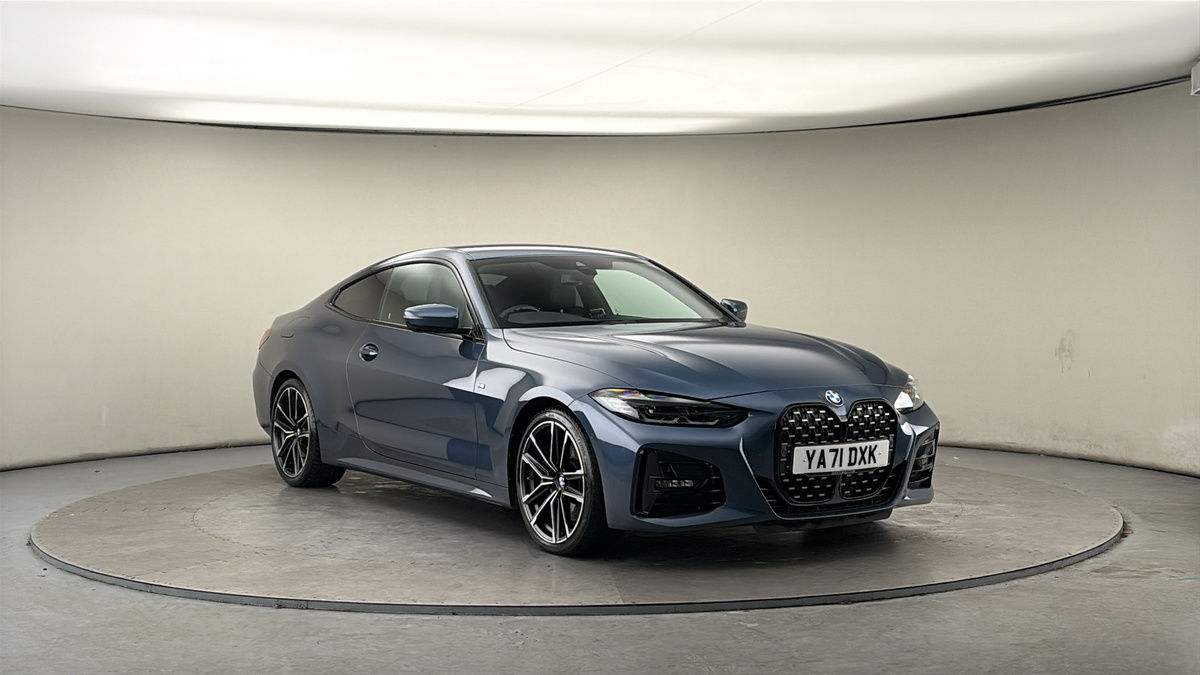 BMW 4 Series Sticky Header Image