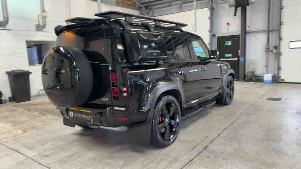 More views of Land Rover Defender 110