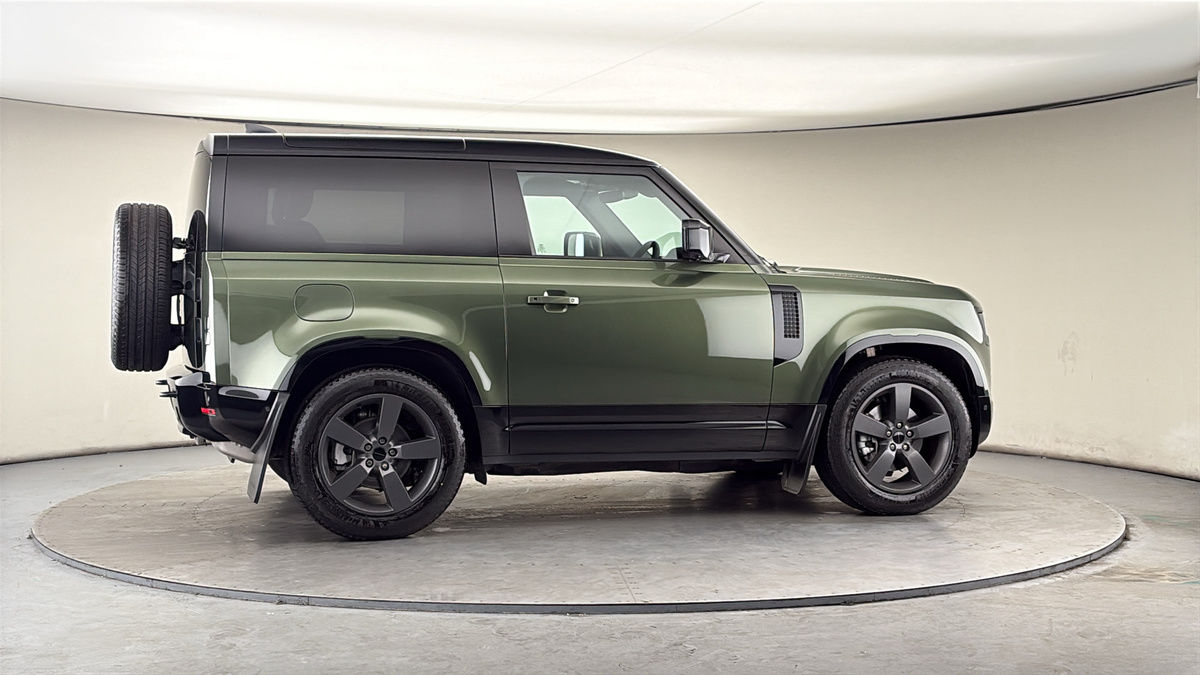 More views of Land Rover Defender 90