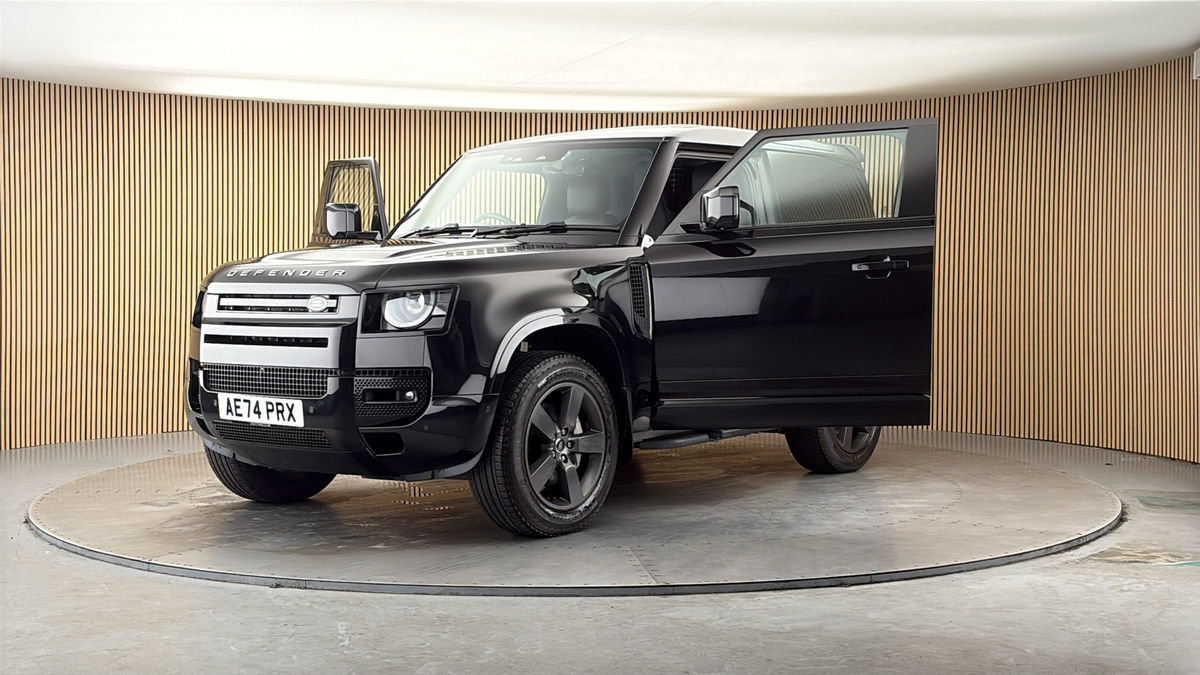 More views of Land Rover Defender 90