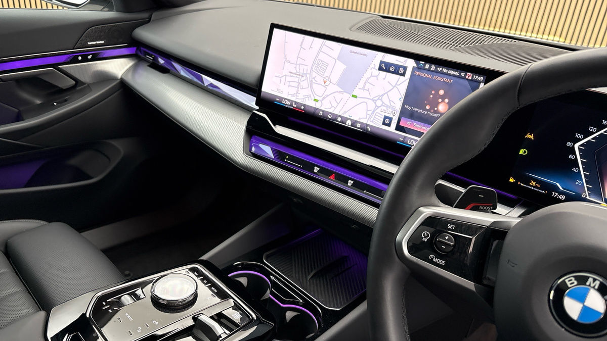BMW 5 Series Image 18