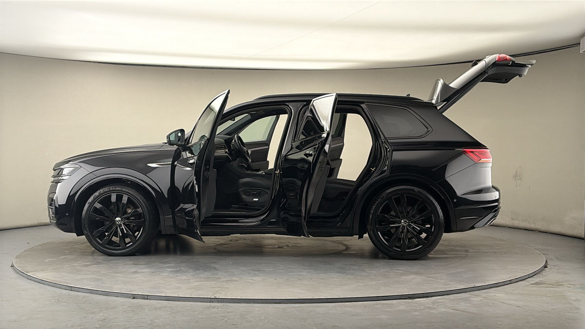 More views of Volkswagen Touareg