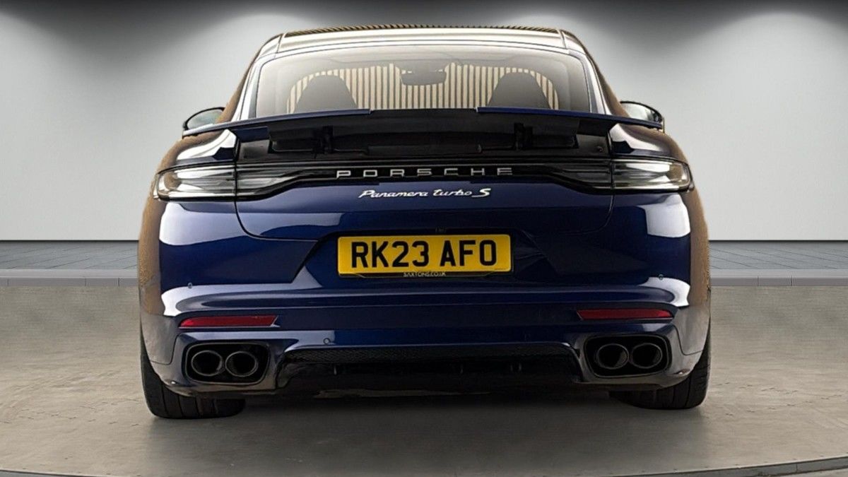 Porsche Panamera Image 4