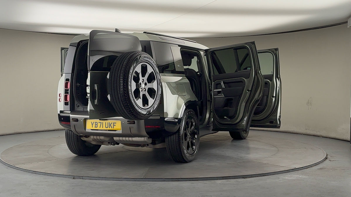 More views of Land Rover Defender 110