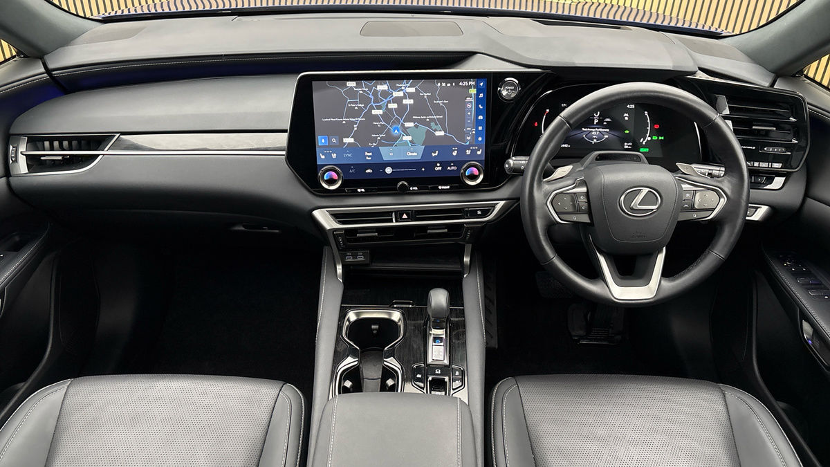 Lexus RX Image 12