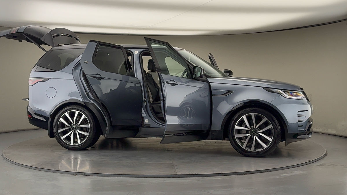 More views of Land Rover Discovery