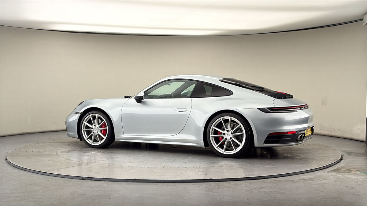 More views of Porsche 911