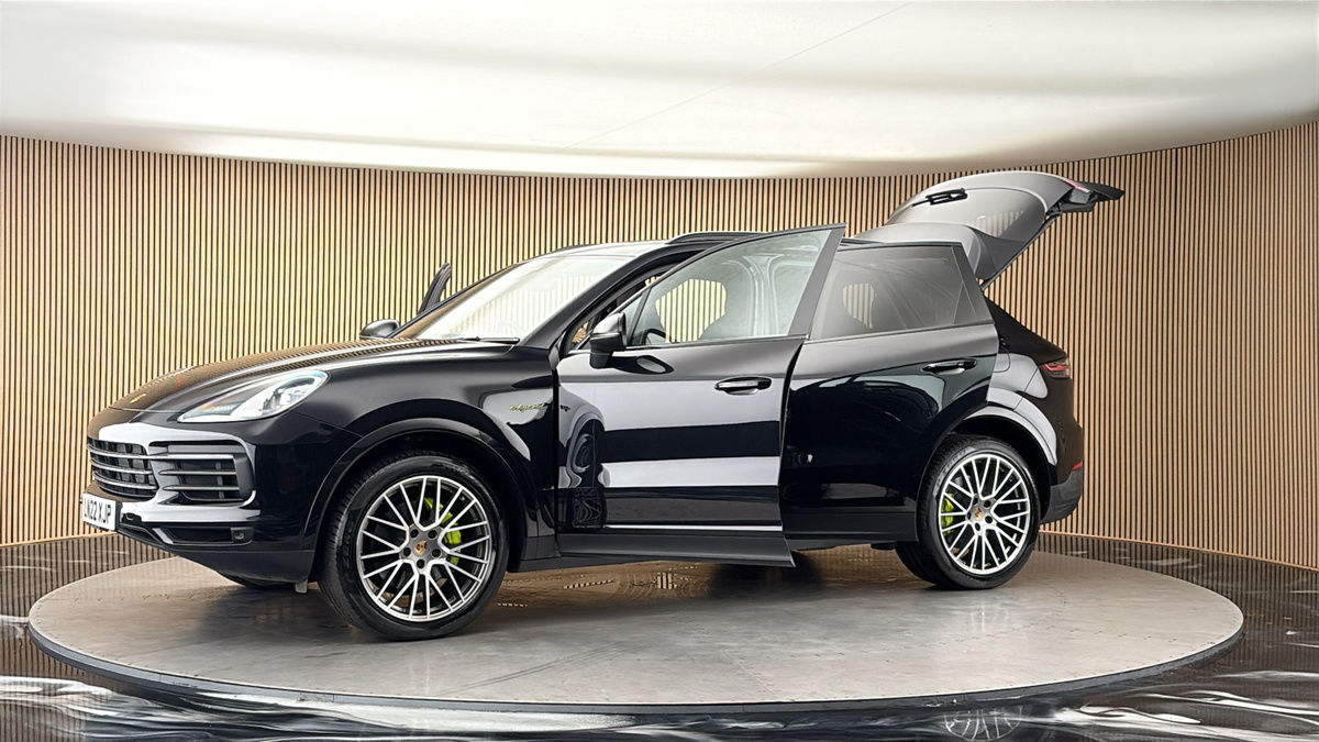 More views of Porsche Cayenne