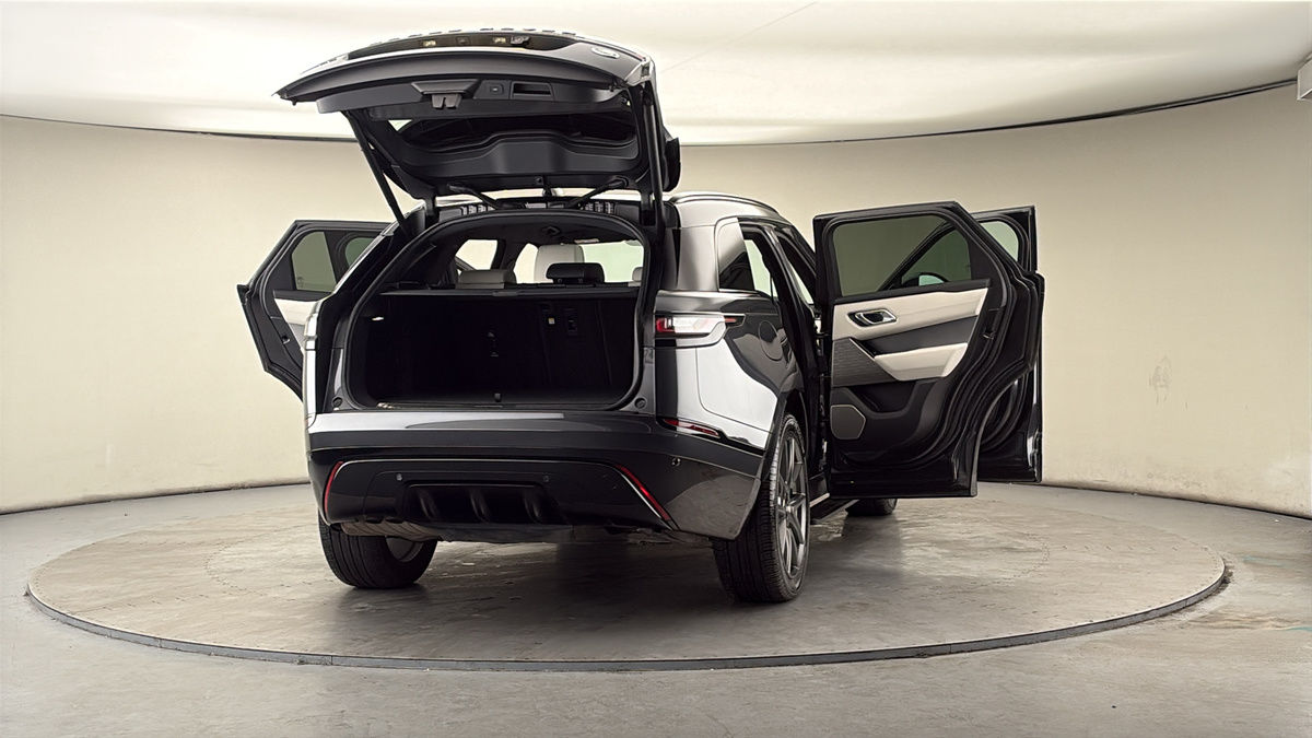 More views of Land Rover Range Rover Velar