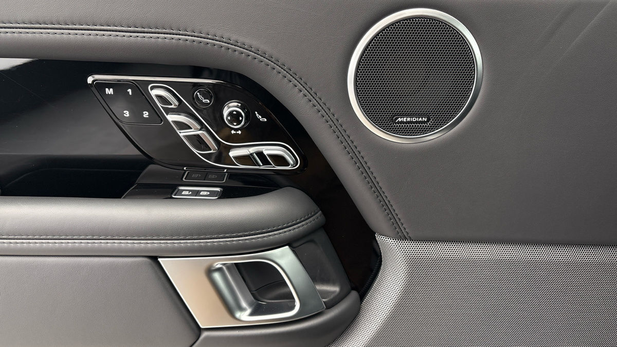 Land Rover Range Rover Image 19