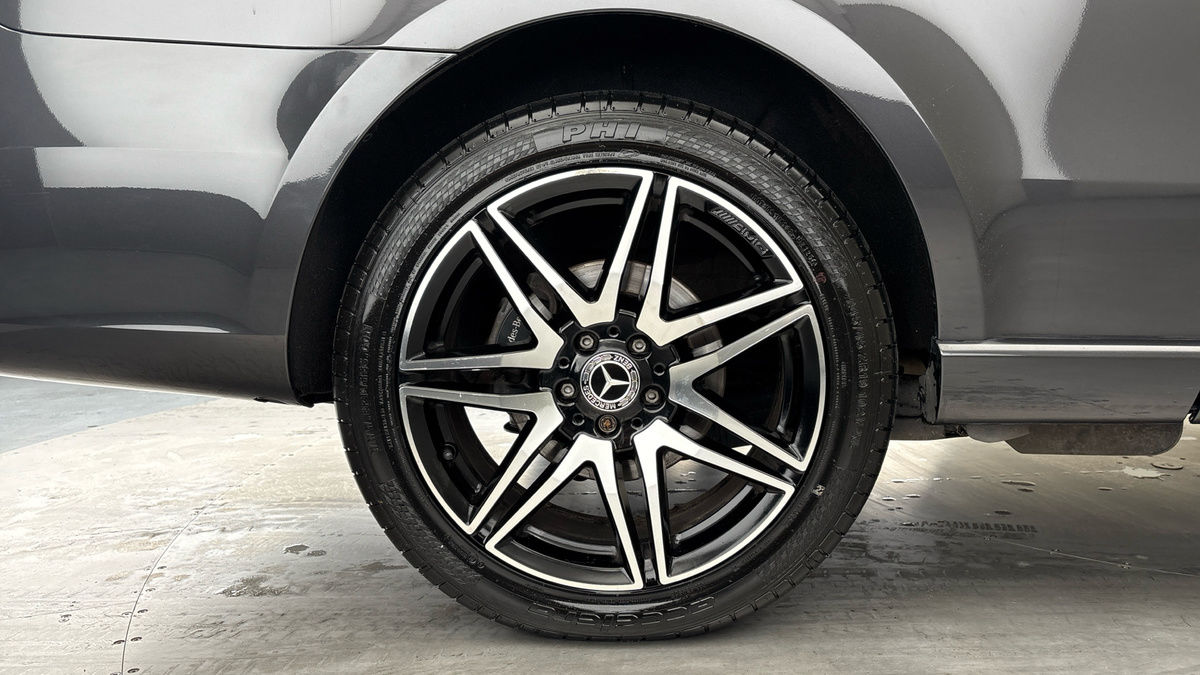 Mercedes-Benz V Class Image 10