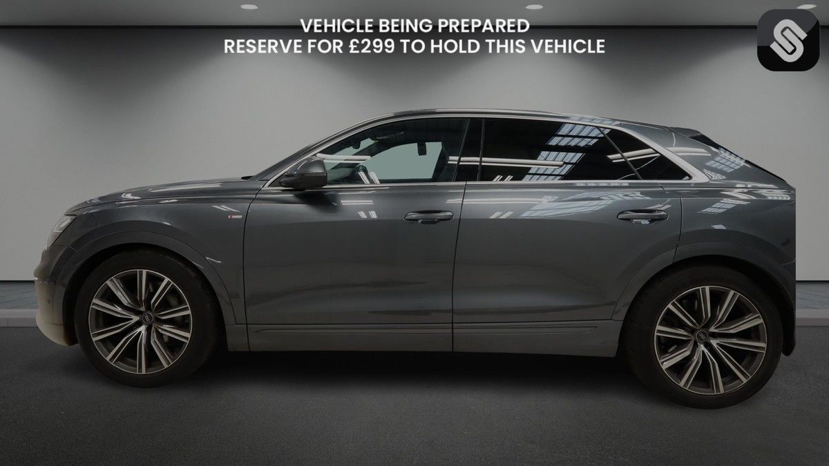 Audi Q8 Image 6