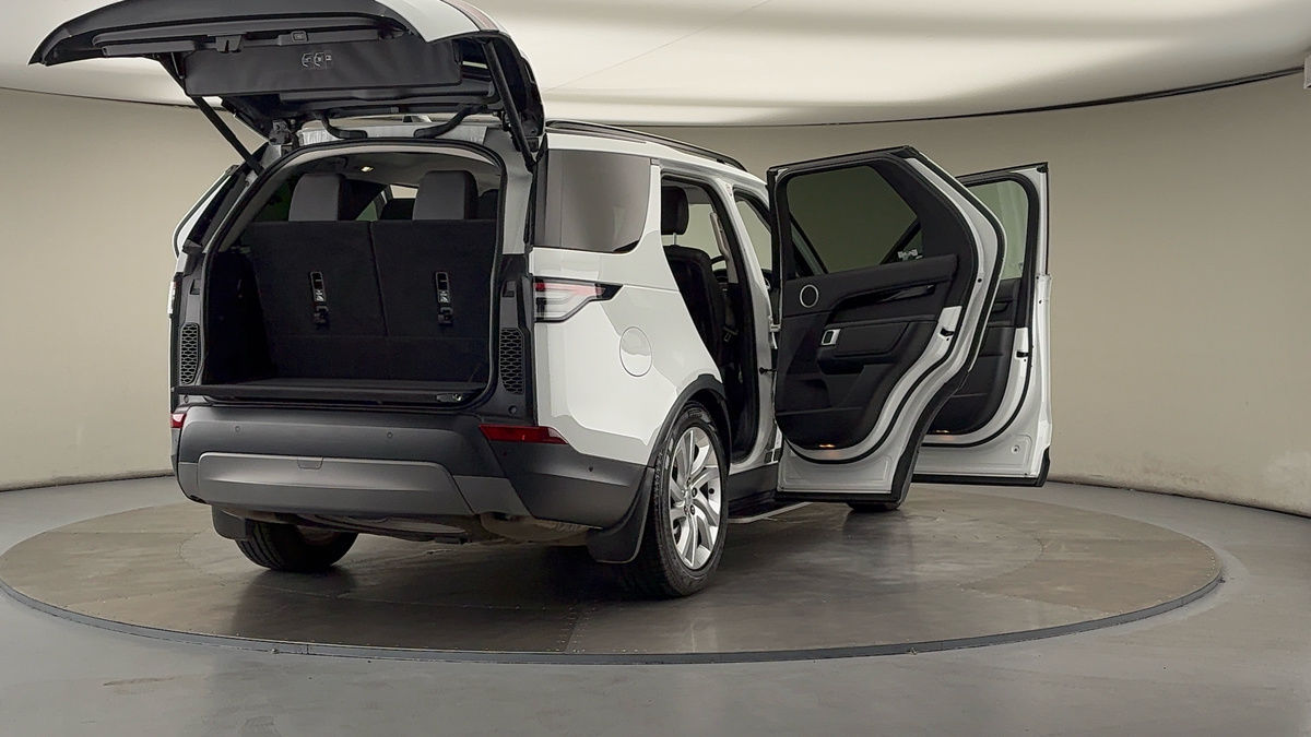 More views of Land Rover Discovery