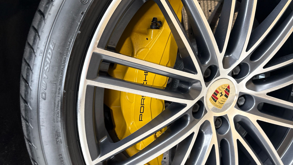Porsche Cayenne Image 25