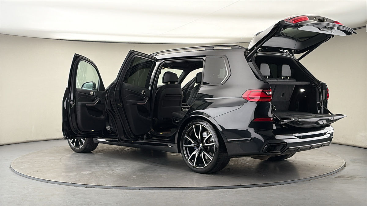 More views of BMW X7