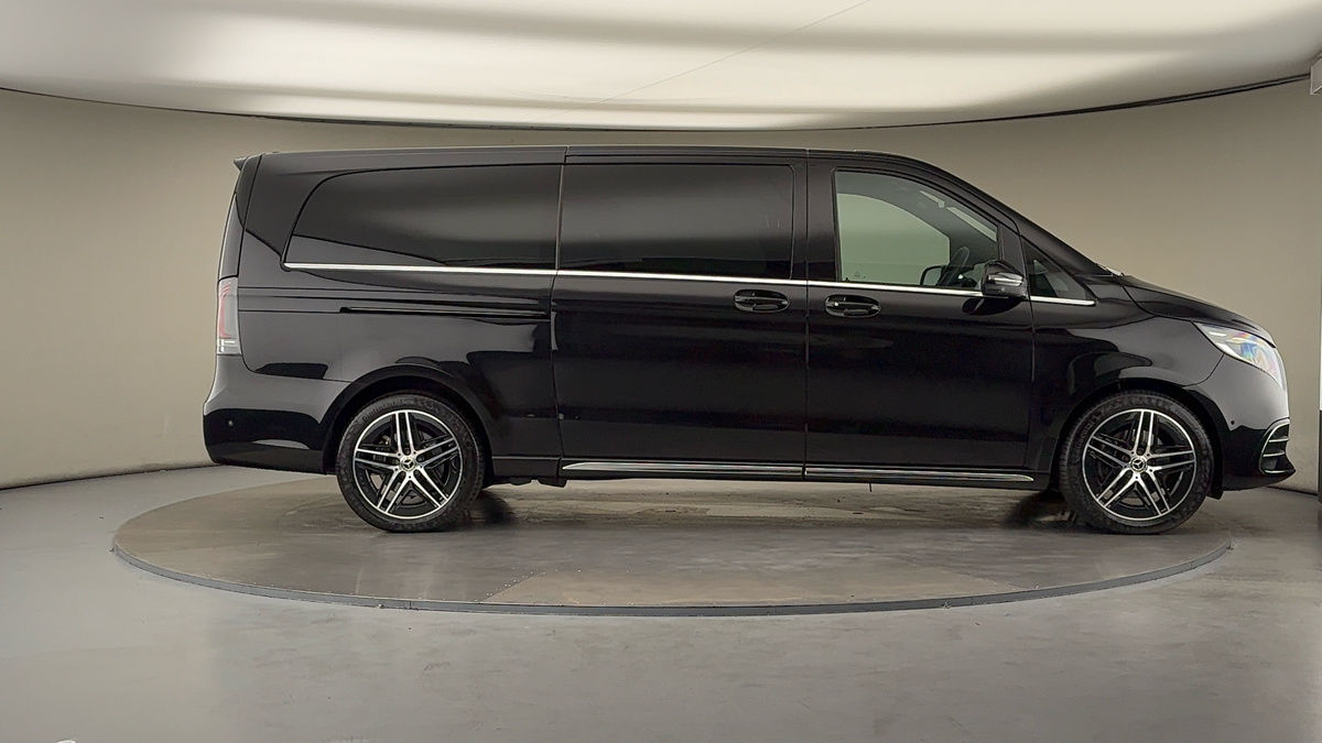 Mercedes-Benz V Class Image 16