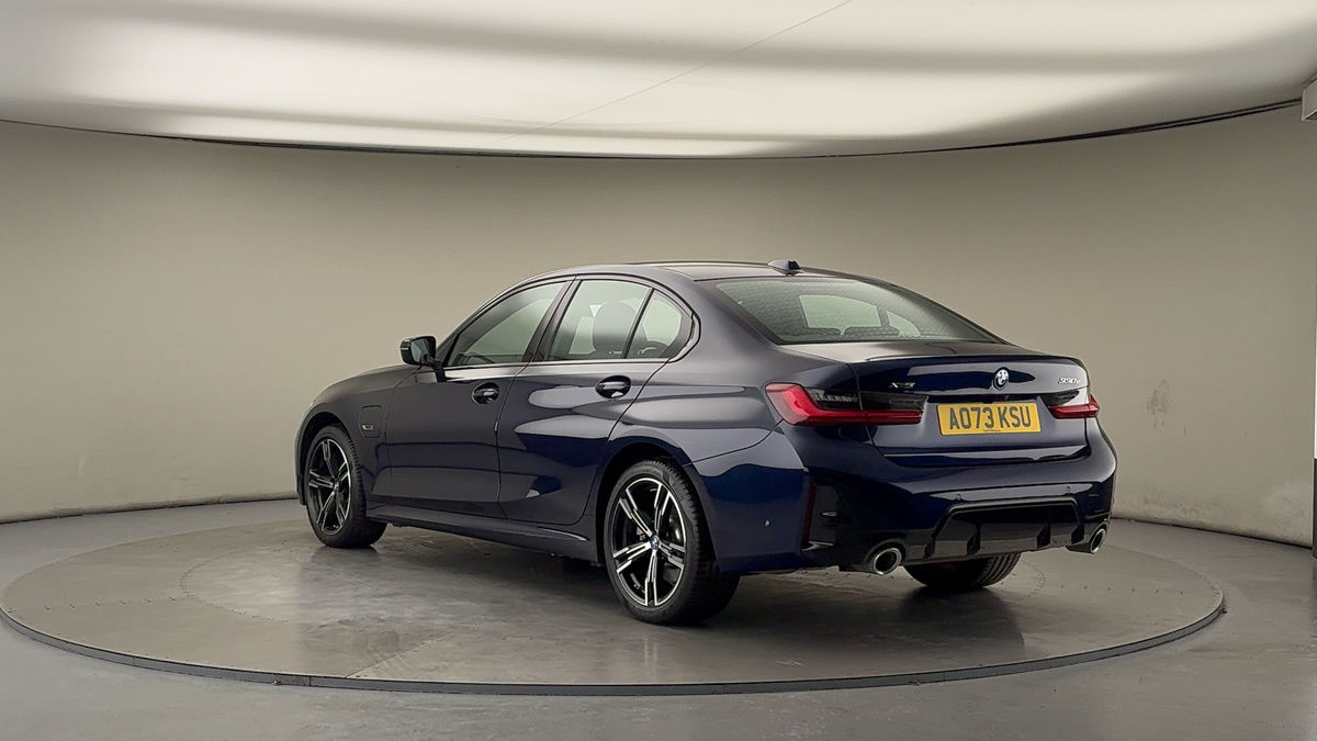 BMW 3 Series Image 2