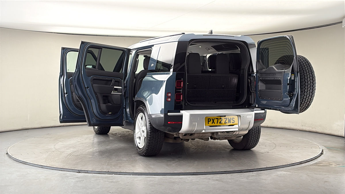 More views of Land Rover Defender 110