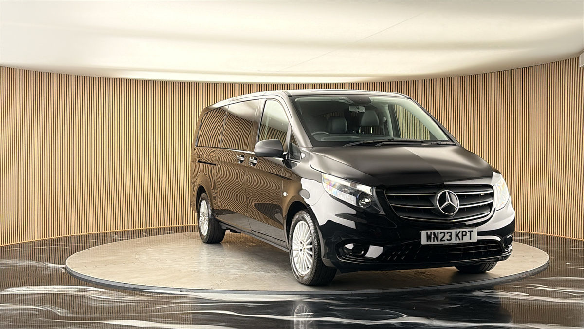 More views of Mercedes-Benz Vito
