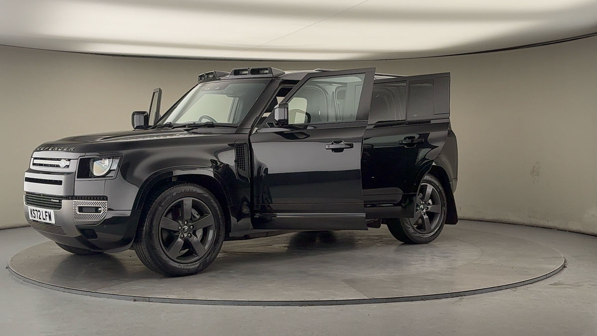 Land Rover Defender 110 Image 22