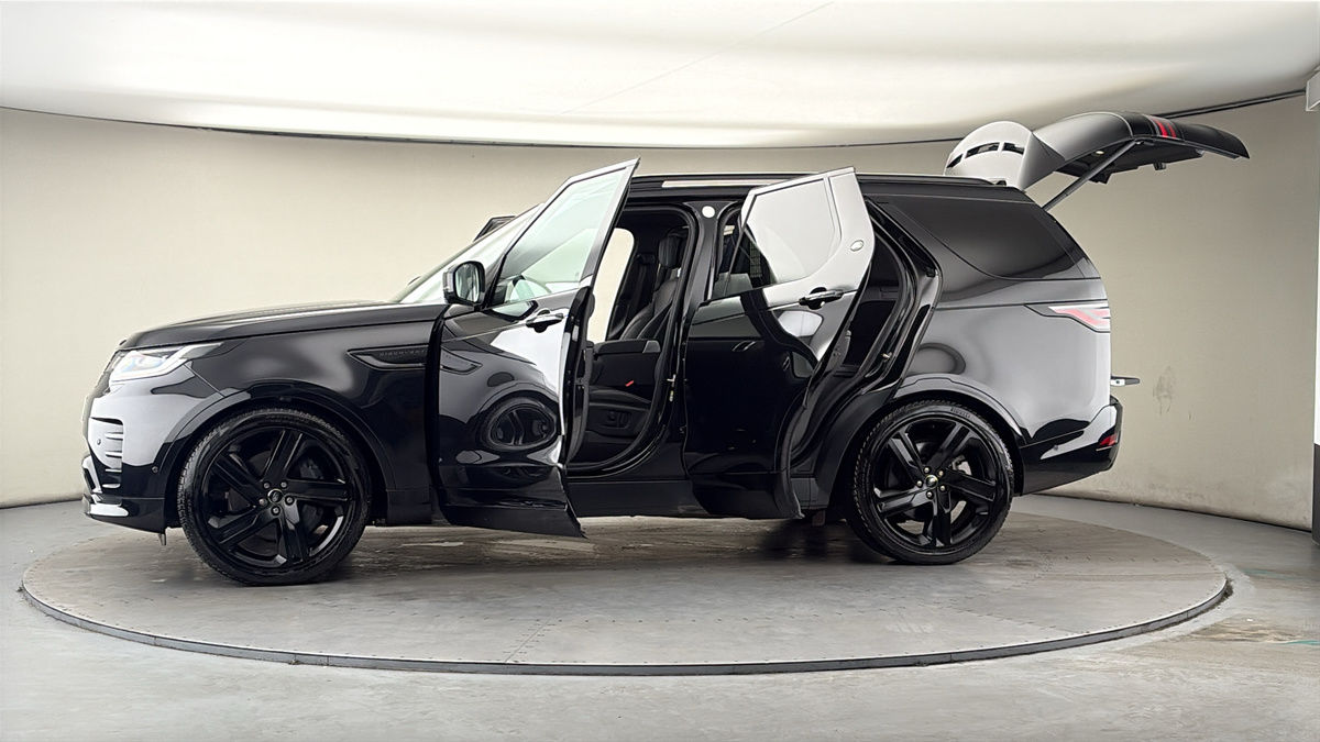 More views of Land Rover Discovery