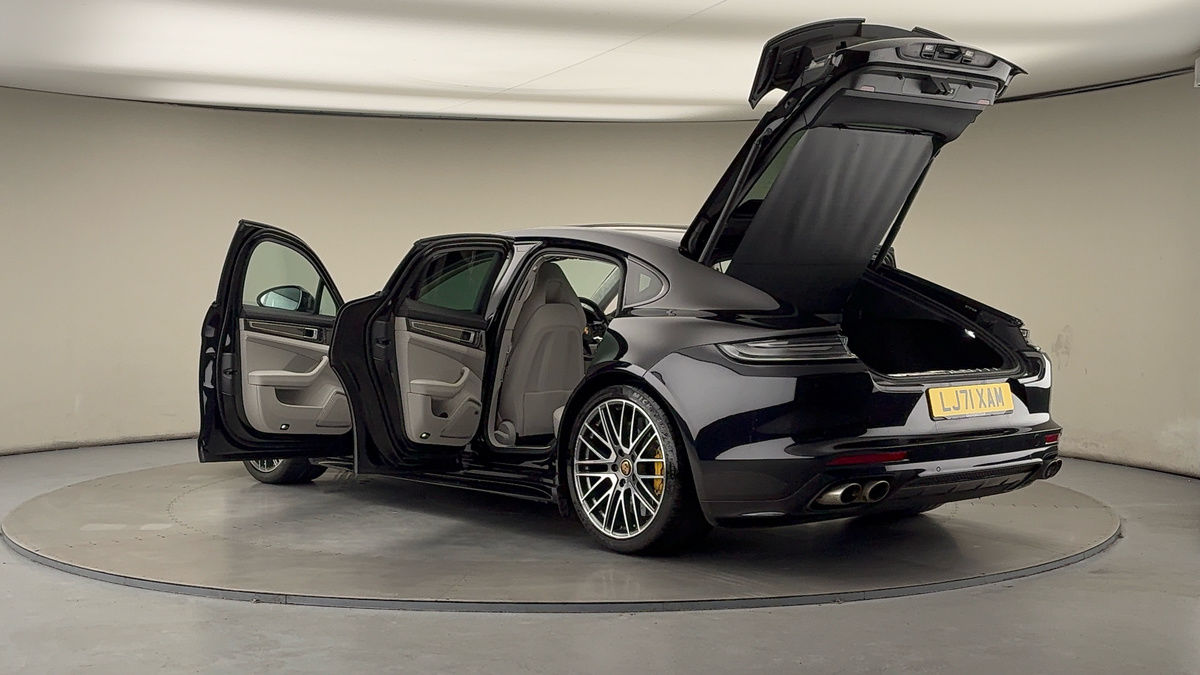 More views of Porsche Panamera