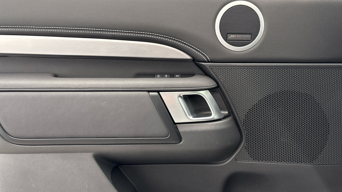 Land Rover Discovery Image 19