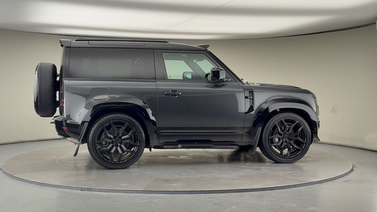 More views of Land Rover Defender 90