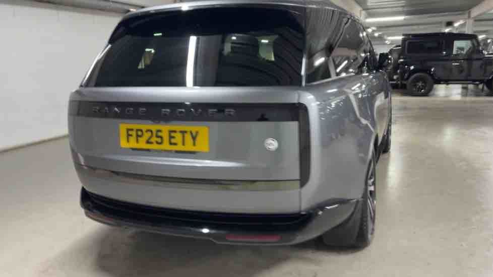 More views of Land Rover Range Rover