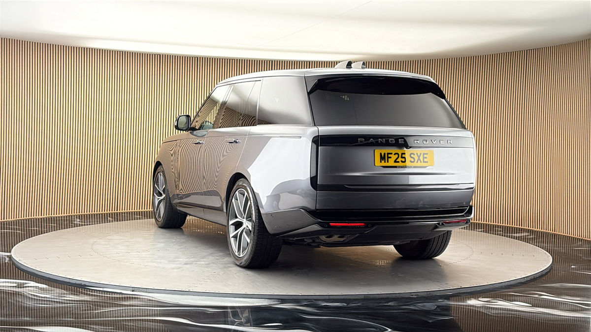More views of Land Rover Range Rover