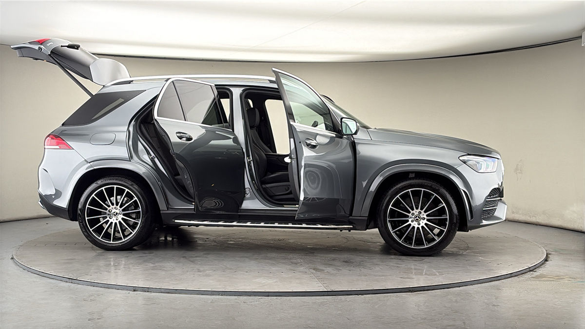 More views of Mercedes-Benz GLE