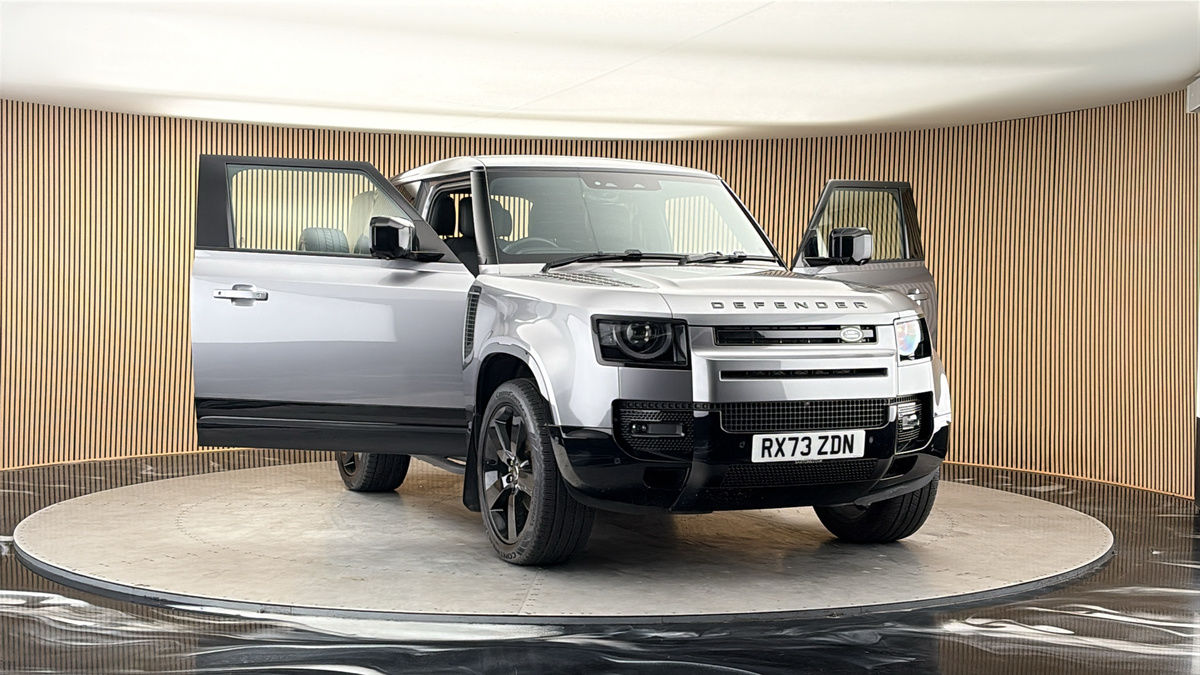 More views of Land Rover Defender 90