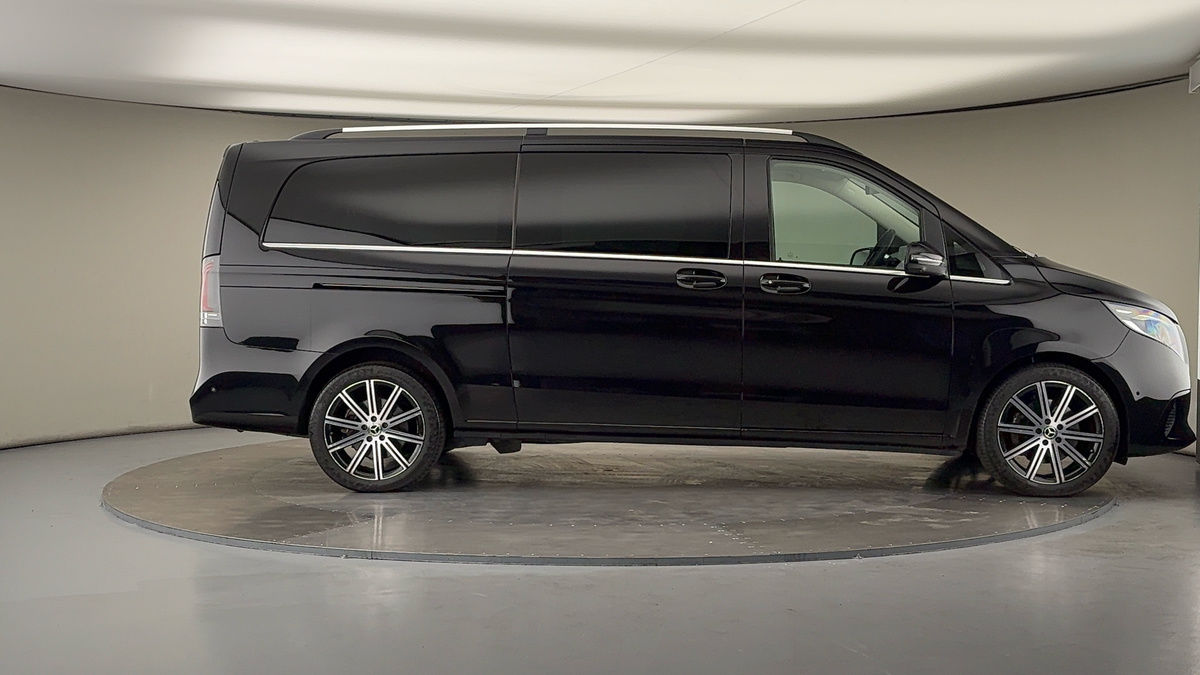 Mercedes-Benz V Class Image 16