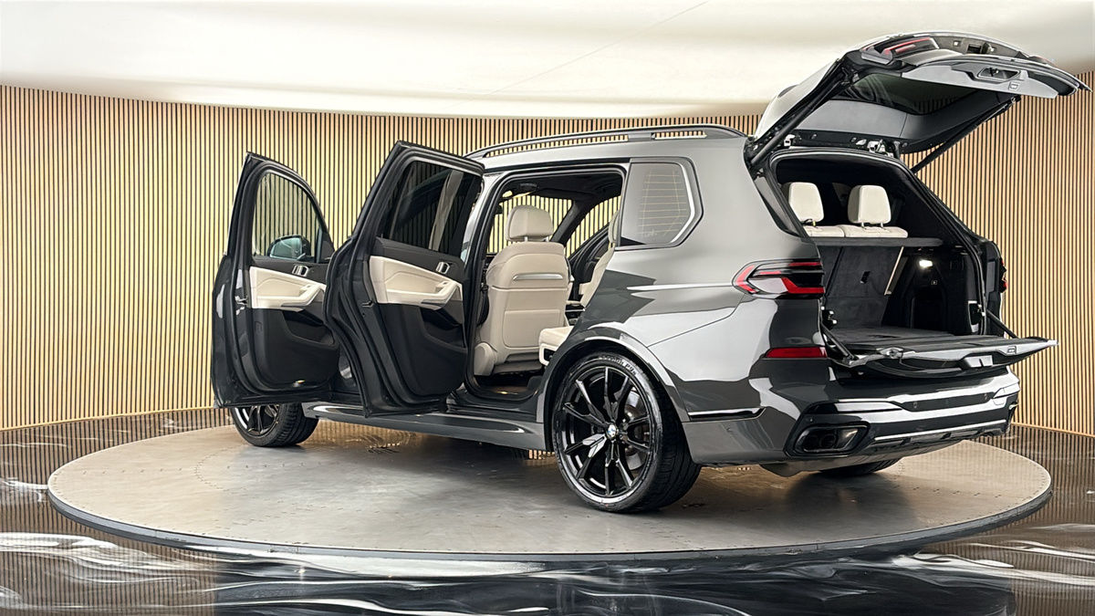 More views of BMW X7