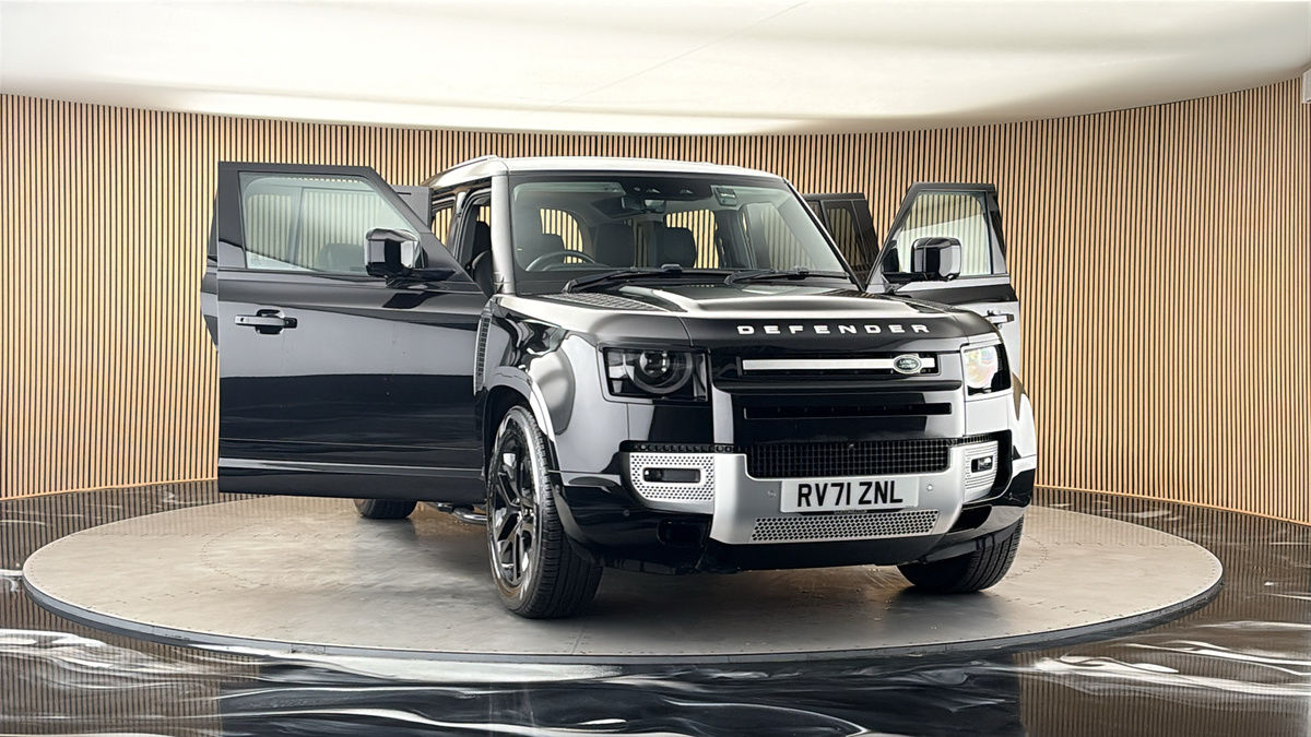 More views of Land Rover Defender 110