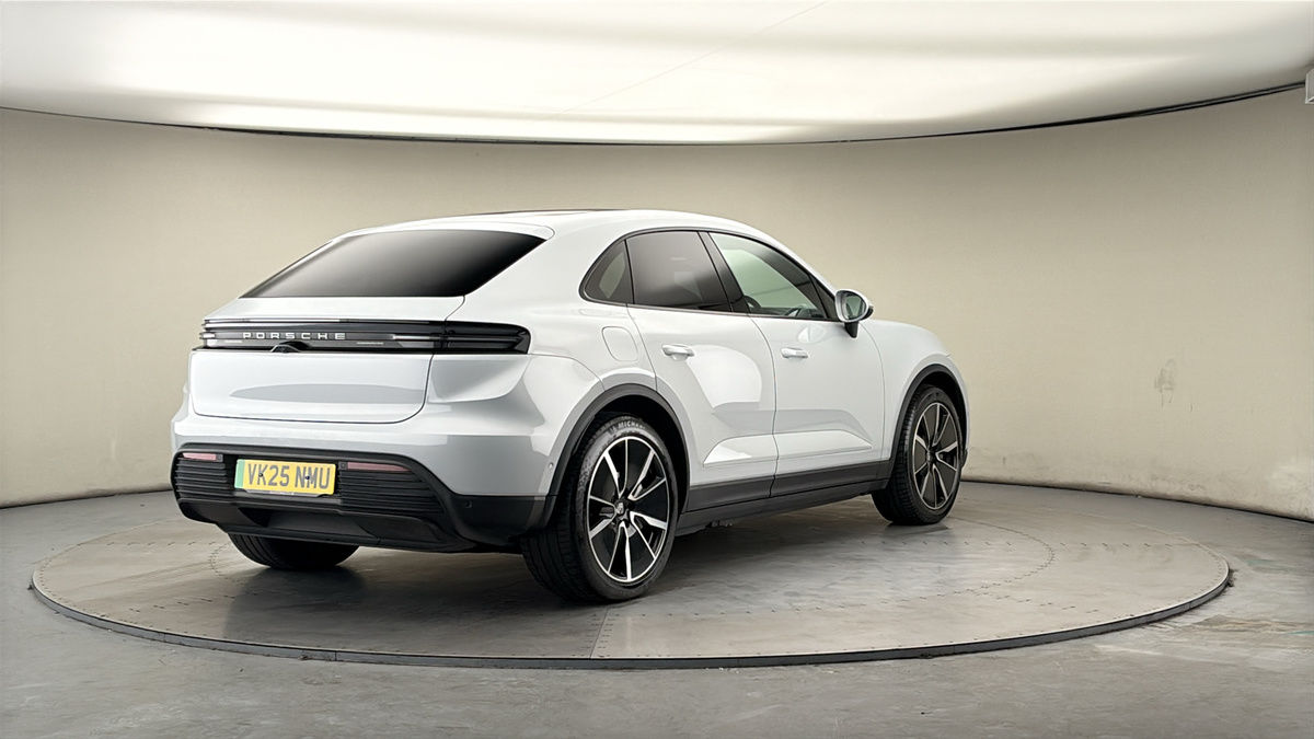 More views of Porsche Macan