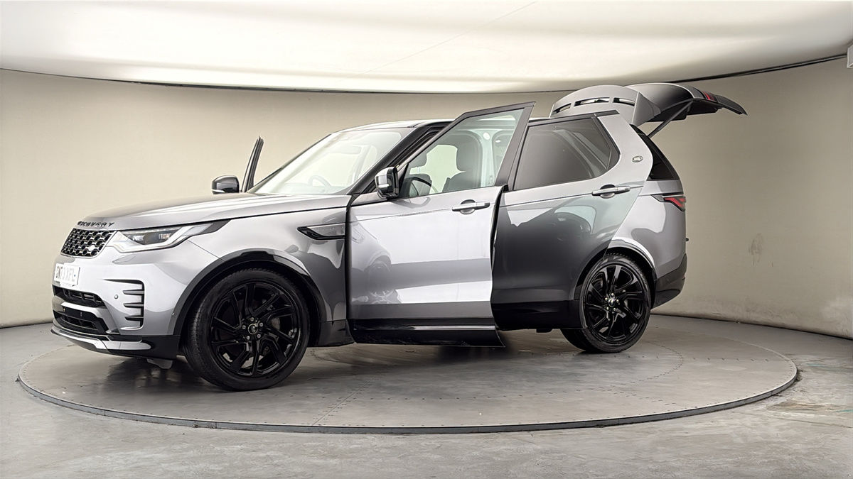 More views of Land Rover Discovery