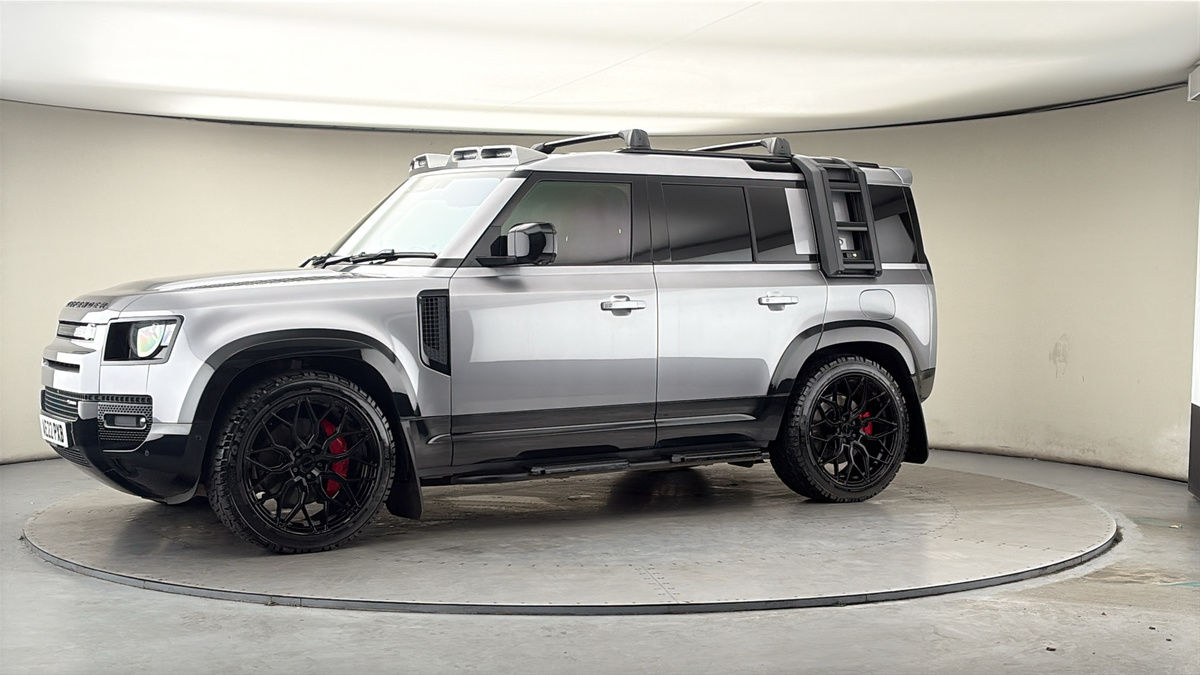 More views of Land Rover Defender 110