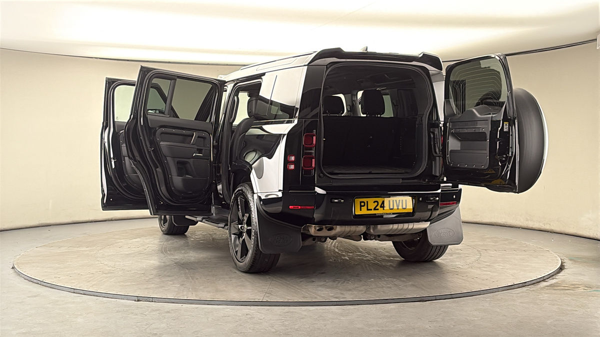 More views of Land Rover Defender 110