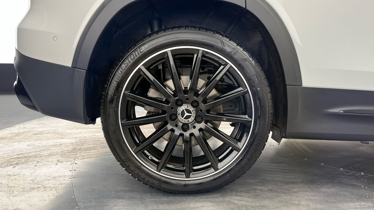 Mercedes-Benz GLB Image 10