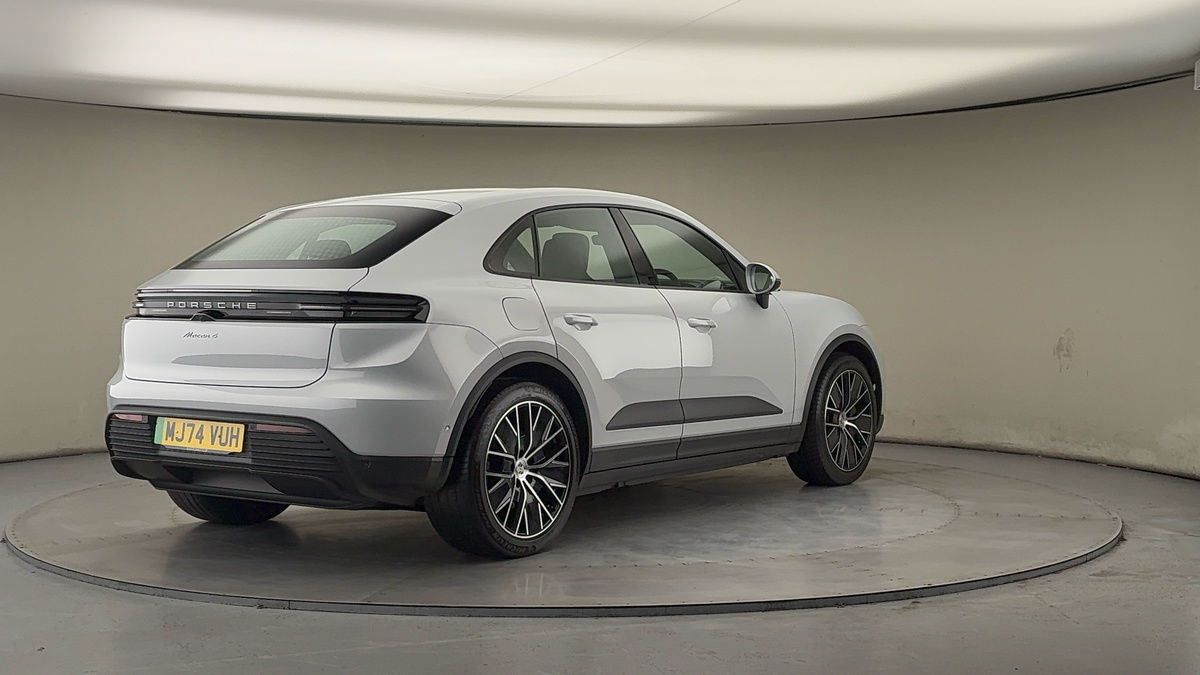 More views of Porsche Macan